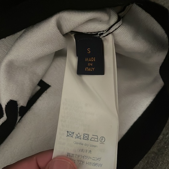 Louis Vuitton shirt 👕 - Picture 3 of 5